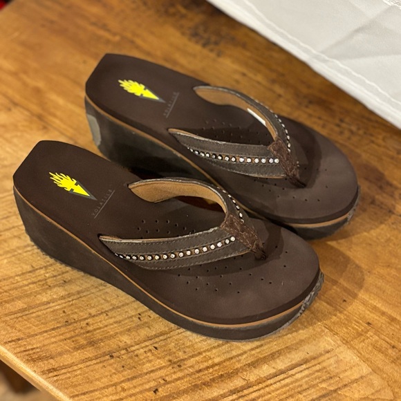 Volatile Shoes - Volatile Brown with Rhinestone Embellishments Women's Sandals/Flip Flops Size 6